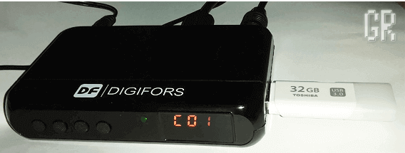 DVB-T2 ресивер Digifors HD71 с подключенной USB-флешкой