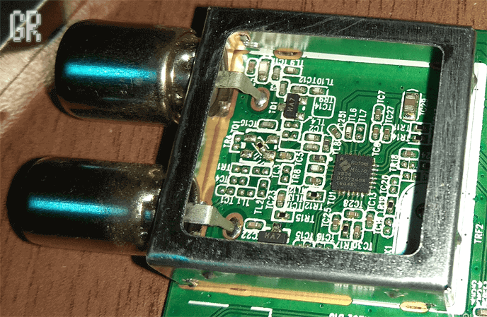 Кремниевый тюнер Rafael Micro R836 на плате DVB-T2 приставки