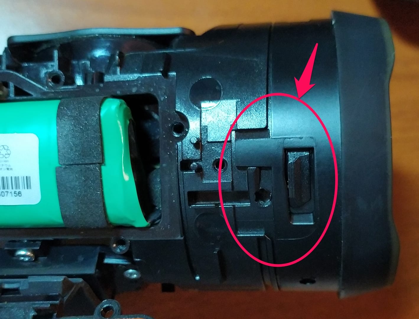 Крепление пассивного излучателя на защелках (JBL Charge 3, GG0387)