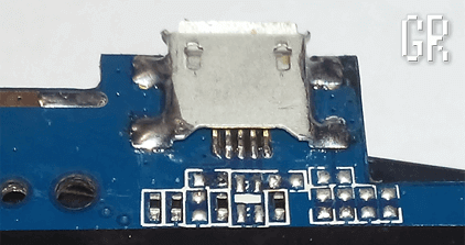 Разъём microUSB на материнской плате планшета