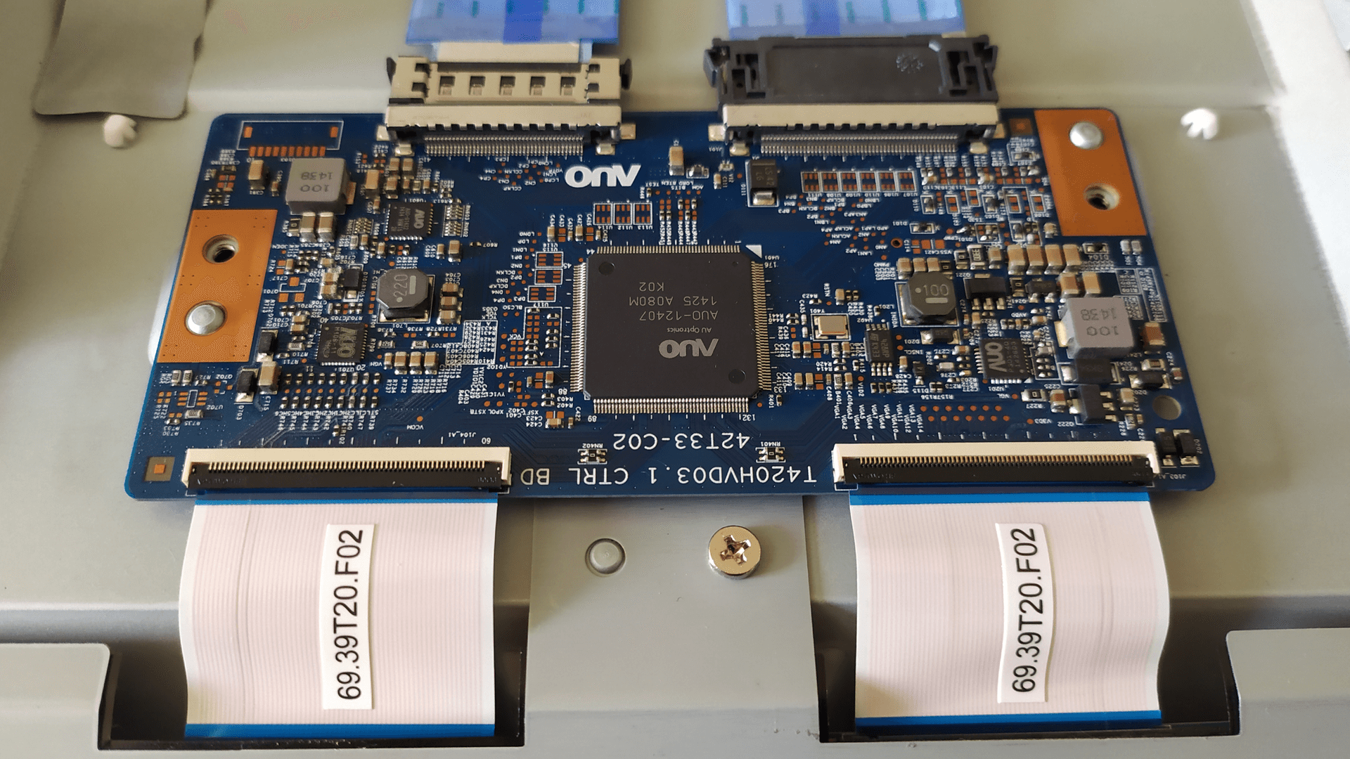 Плата T-CON T420HVD03.1. Внешний вид.