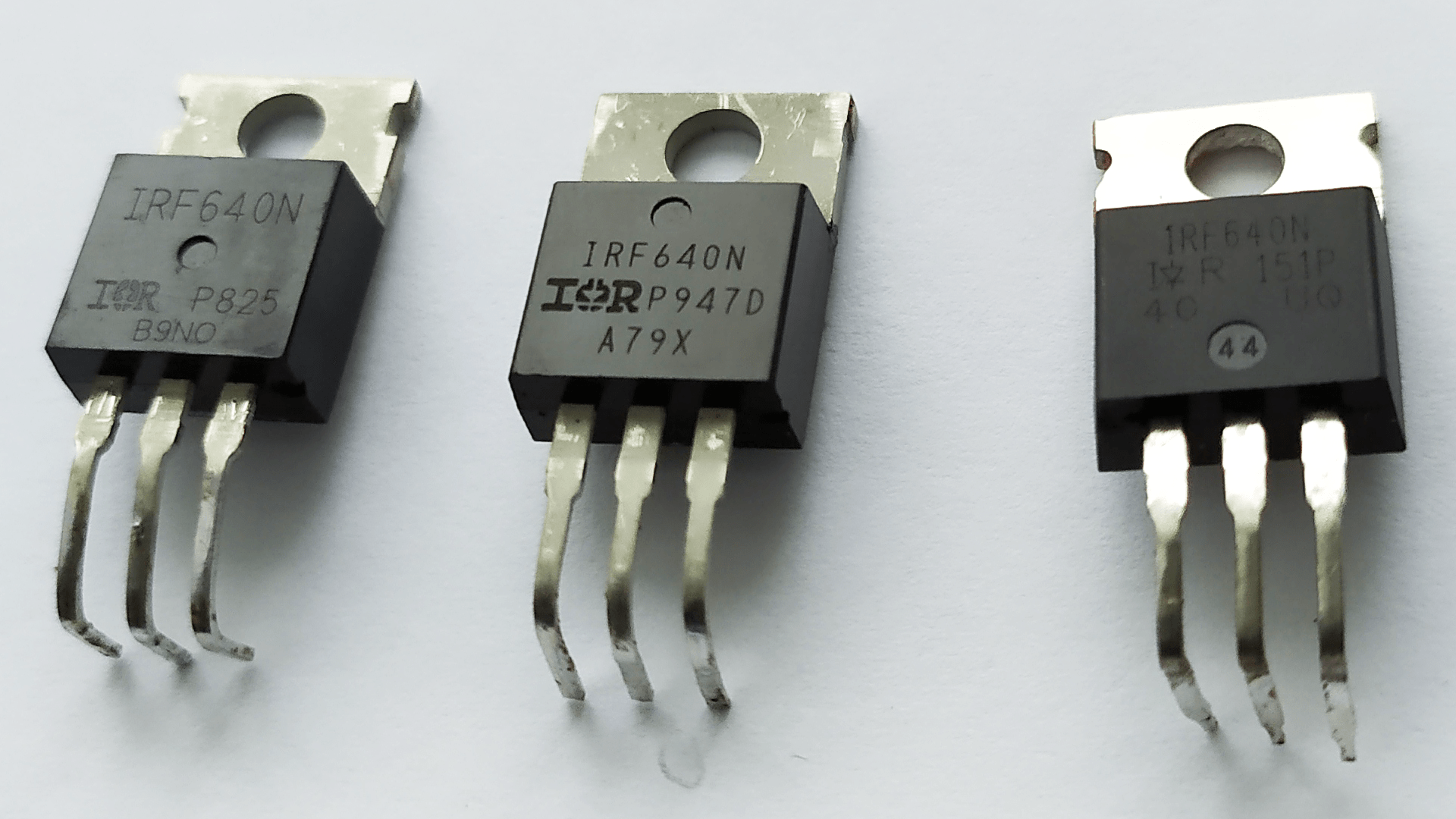 MOSFET-транзисторы IRF640N. Внешний вид.