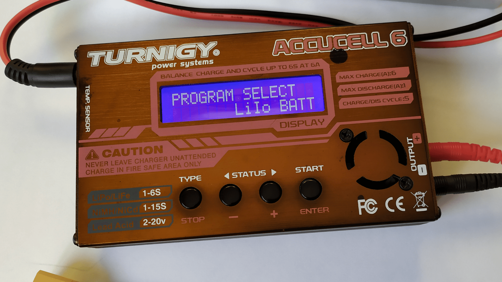 Многофункциональное зарядное устройство Turnigy Accucell 6