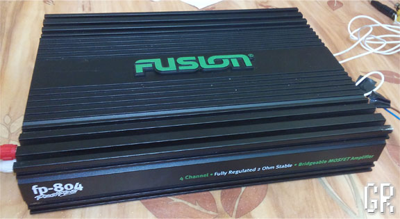 Внешний вид усилителя Fusion FP-804