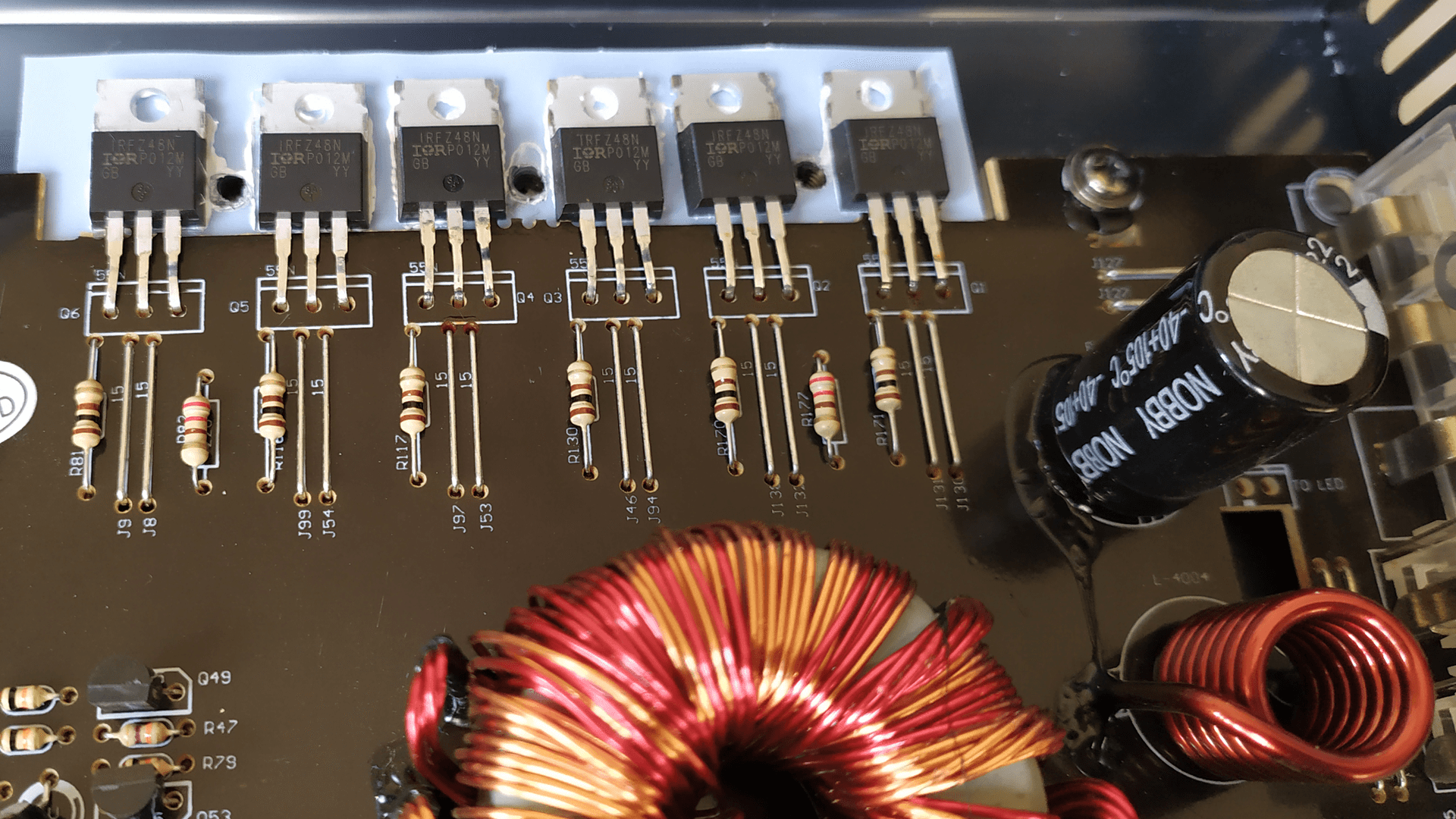 Замена MOSFET-транзисторов на IRFZ48N в блоке преобразователя напряжения.