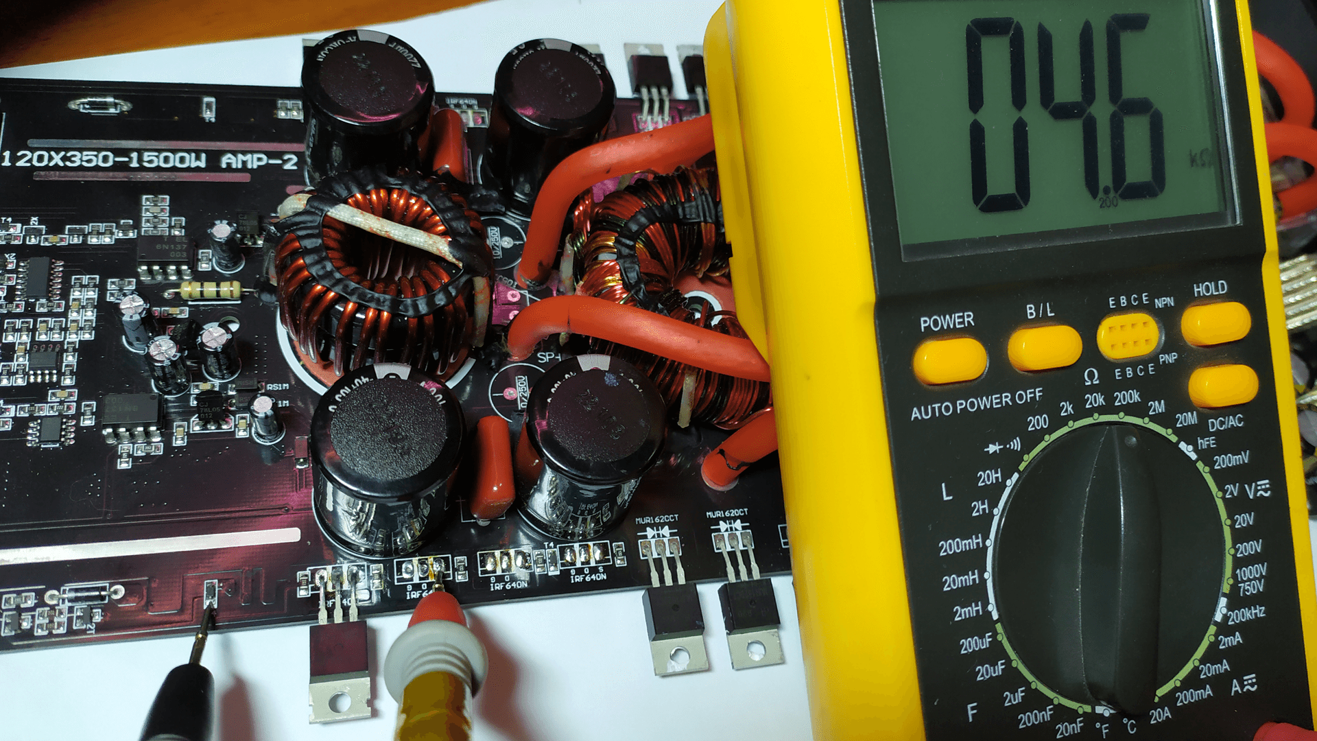 Проверка сопротивления SMD-резистора в цепи затвора.